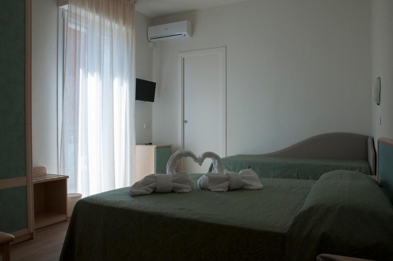 Hotel Ondina E Milazzo Τσέρβια Εξωτερικό φωτογραφία